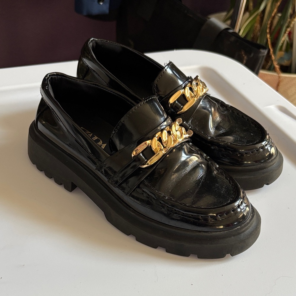 Zara Black Dress Shoes with Gold Accent kids